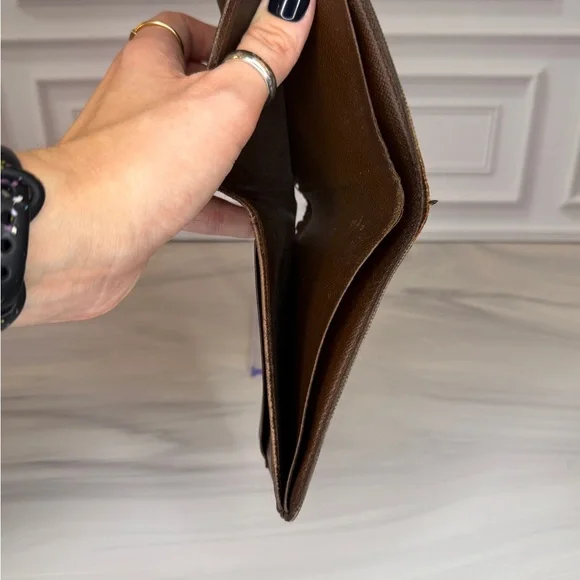 Louis Vuitton Damier Ebene Men’s Bifold Wallet | Authentic - Picture 10 of 13